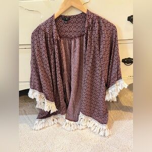 Chl🌼ah Burgundy and White Floral Pattern with Fringe Kimono Size Large